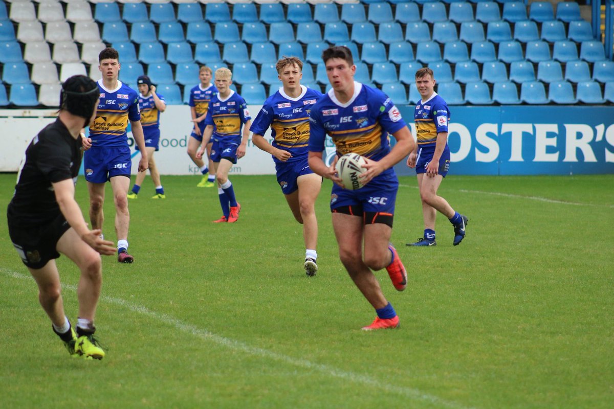 Good luck to our Cat 3 Academy <a href="/LCCSport/">LCC Sport</a> team who make the long trip to Cumbria to face @Furness_Raiders in the <a href="/CollegeRL/">College Rugby League</a> Premier Division this afternoon! (KO 5pm) 🏉🚌

#TeamRhinos