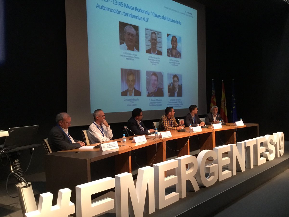 ForoEmergentes's tweet photo. #Emergentes19 #CuboAzul Mesa🗨️ >> Claves del futuro de la #automoción
⏱️Modera @rafanavarro_c, de @Inn_Somnia
▪️ @GermnArias6, #Michelín
▪️ @osagcha, #GrupoRenault
▪️ @MarioGarcia130, @IvecoES
▪️ @albertort1200, #GrupoSegura
▪️ @XavierMorenoSor, @FordSpain https://t.co/NXlsrfFgqF