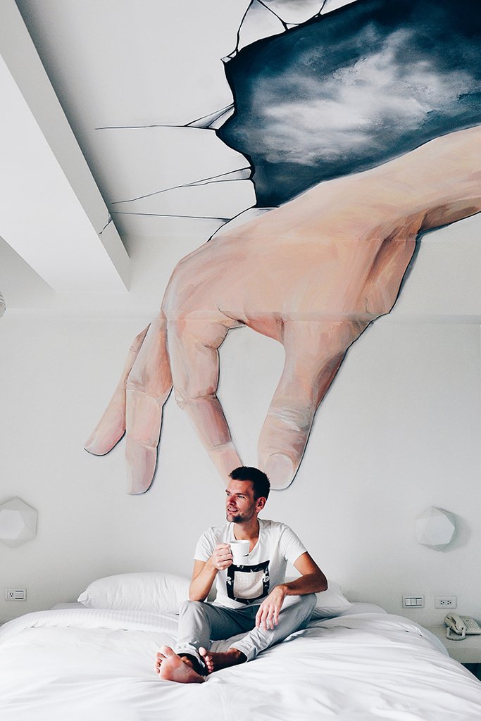 ignitioninkart's tweet photo. We cant get over how incredible this 3D art is! 
Who else is thinking their bedroom needs to be redecorated 😮😮😮😮😮

#odeith #3dart #3dpainting #chalkart #anamorphic #3dstreetart #graffitiportugal #portugalgraffiti #portugalstreetart#streetartporn#streetartphoto# https://t.co/0dOm1rA7FY