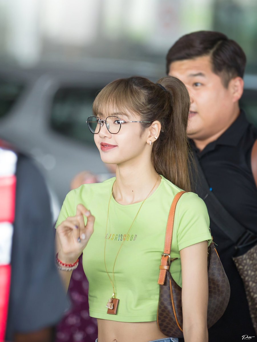 Pete_309's tweet photo. [Pic] 191002 #lisa at Suvarnabhumi Airport (12P)
HQ Link : https://t.co/Z0z4BDKlON https://t.co/BtCJ7BCc3O https://t.co/w3JB5zDsd8 https://t.co/7R7Y5xtJgp
https://t.co/QiJIIj85Ew
#WelcomeLisaxAIS https://t.co/WrXYG5tOTV