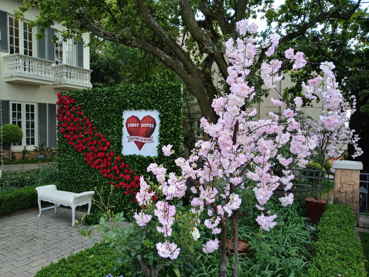 TVwithThinus's tweet photo. The #FirstDatesSA press screening will be followed by @BBCSouthAfrica's Spring 2019 #BBCSAUpfront presentation - and I already got a sneak peek at the pretty in pink spring blossoms. https://t.co/ifDvldKAZj