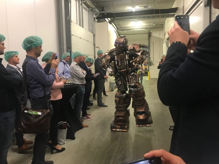 Gisteren opende <a href="/ellyblanksma/">Elly Blanksma</a> op spectaculaire wijze het #fieldlab smart food processing. Een mooie start van dit #cotemaco #interreg programma. Benieuwd wat de mogelijkheden voor u zijn binnen dit programma? Bekijk dan onze website.