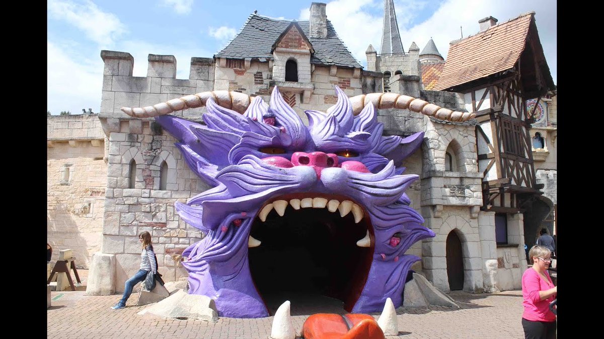ParcAterisques's tweet photo. Quelques nouvelles du Transdéminou, le train fantôme premier prix du Parc Atérisques; I̵l̵ ̵r̵o̵u̵v̵r̵i̵r̵a̵ ̵s̵e̵s̵ ̵p̵o̵r̵t̵e̵s̵ ̵p̵o̵u̵r̵ ̵H̵a̵l̵l̵o̵w̵e̵e̵n̵ ̵!̵ On l'a transformé en patinoire pour Noël ! 😀 https://t.co/aqJsnF6DyE