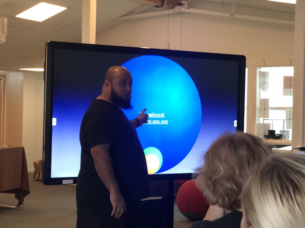 Idag är vi med <a href="/Abdulchohan/">Abdul Chohan</a> i Håbo. Fokus på digital teknik och transformation. 
Hur kan vi få tekniken att bli så enkel och pålitlig att alla kan använda den och samtidigt säkerställa att den ger ett mervärde?