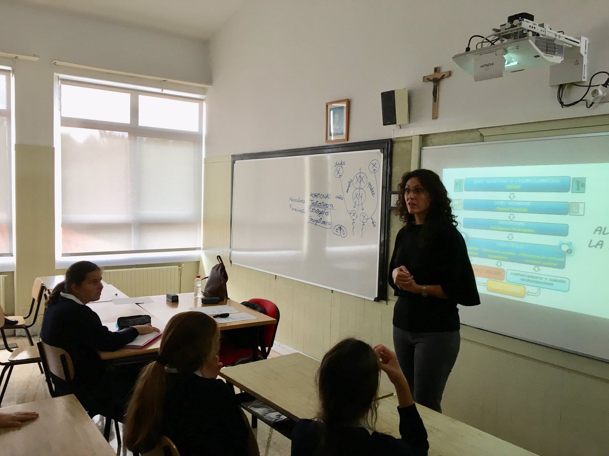 Ayalde_'s tweet photo. Retomamos este curso los talleres de #educaciónafectivaysexual. Desde 6º EP a 3º ESO nuestras alumnas recibirán formación de la mano del #InstitutoDesarrolloyPerdona de la @ufvmadrid .
Familias y alumnado deseando embarcarnos de nuevo en este proyecto.
#Aprendamosaamar
#Ayalde https://t.co/qxrAMeDryl
