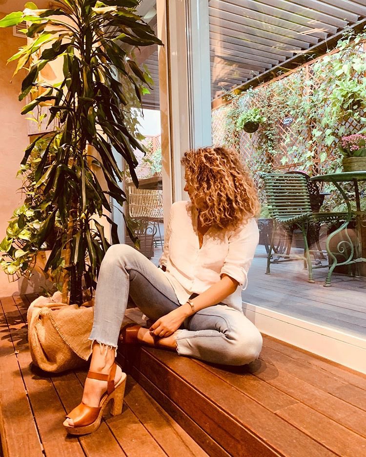 SalBachiller's tweet photo. Está permitido sacarse fotos 📸 tan chulas como la de nuestra amiga  @vivi_bras en todos los rincones de nuestros #GastrobaresSB 😍‼ Etiquetadnos con el hashtag #SBFriends y estaremos pendientes para darle mucho likkeeee ❤❤❤❤❤ https://t.co/A7sEWPBEGQ