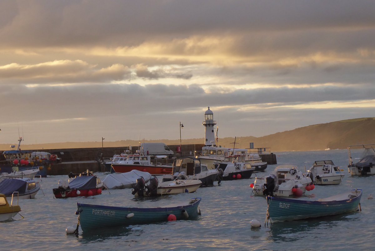 Good morning. What a great start. <a href="/metoffice/">Met Office</a> @BBCSWWeather <a href="/BBCSpotlight/">BBC South West</a> @beauty_cornwall