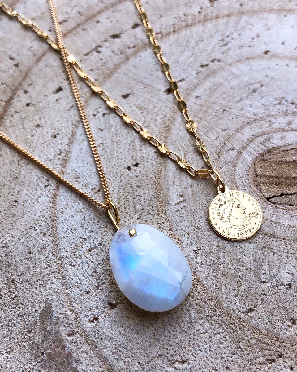 TashaBijoux's tweet photo. Perfect combo ✨💙
✦
✦
✦
#Tasha #TashaBijoux #MadeinFrance #handmade #plaqueor #plaquéor #bijouxplaqueor #bijouxplaquéor #bijoux #semiprécieux #bijouxsemiprecieux #jewelry #jewels #faitmain #bijouxfaitmain #madewithlove #collier #colliers #accumulation #pierredelune #moonstone https://t.co/MqmvzRsPic