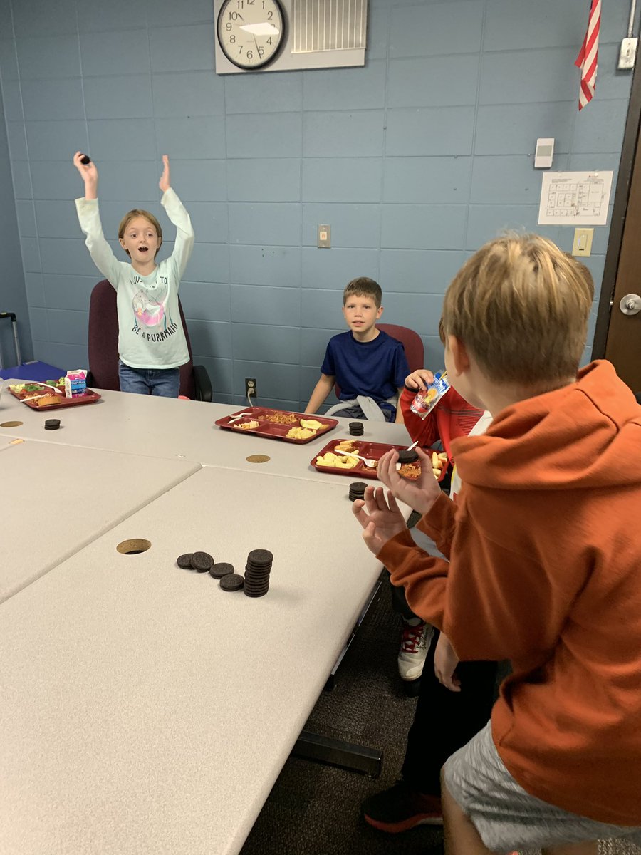 MrsErnoPCSD's tweet photo. Working together to stack Oreos for the Oreo stacking challenge! #PBJOREO19 #raiderstrong @PCSD_SS https://t.co/SZDlHMZpVO