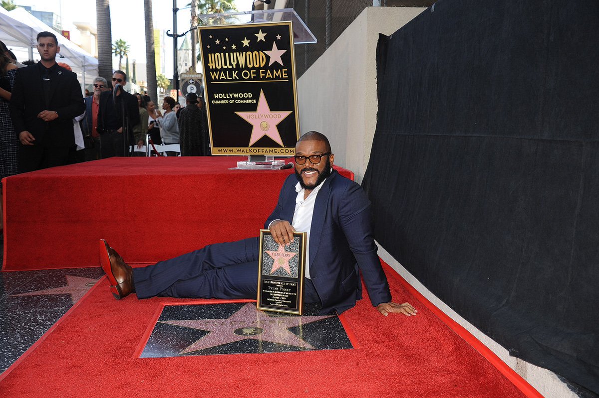 TPstudios's tweet photo. The name Tyler Perry is now permanently cemented on the Hollywood Walk of Fame!! 🤩⭐  #CongratsTylerPerry #TylerPerryStudios #TerryPerry #WalkOfFameHonoree https://t.co/cl2XU69ucu