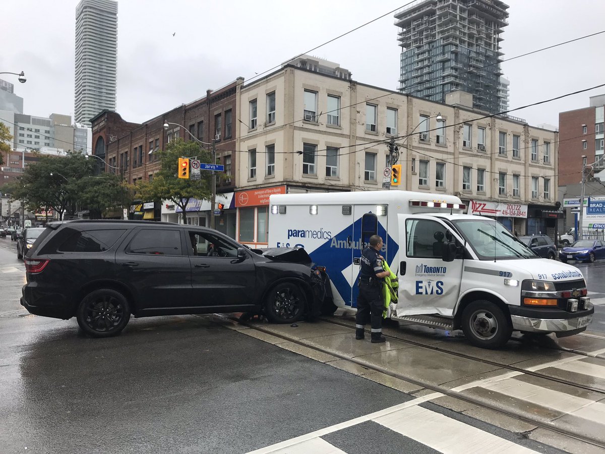 Remember everyone:Whether pedestrian, driver, or cyclist, safety in our public spaces is a shared responsibility. #VisionZero  #ZeroVision  #SharedResponsibility  #CarCulture https://twitter.com/sean_yyz/status/1179412182825611265