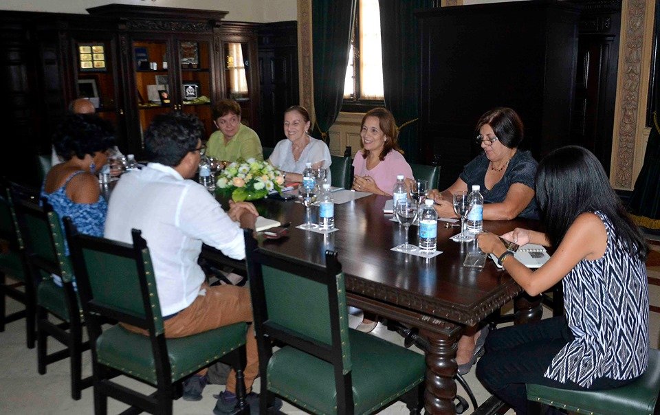 anamarianpp's tweet photo. #Ahora en @AsambleaCuba sostuvimos excelente intercambio con Antonio Ortega Gutiérrez, secretario general del Comité Ejecutivo Nacional del Partido Frente Amplio de #CostaRica #CubaNoestáSola #CubaResisteYVencerá #SomosContinuidad #PoderPopular @PartidoPCC @CubaMINREX https://t.co/KaLQMsTsmd