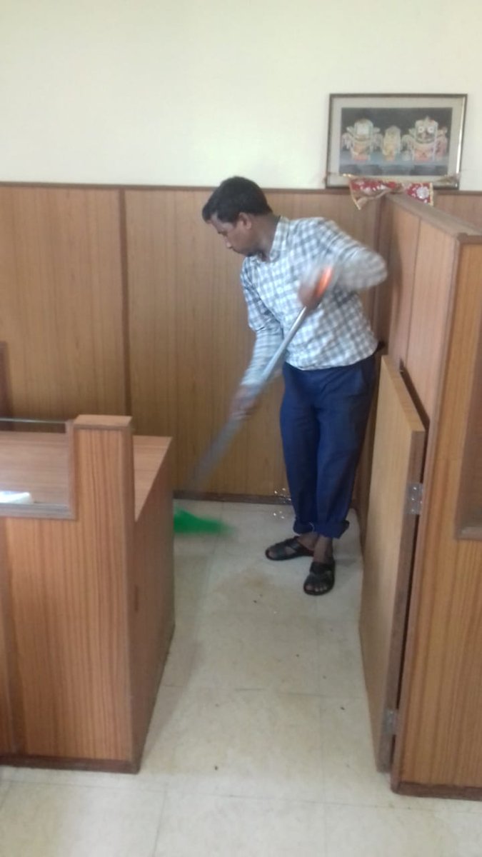 PuriSadarBlock's tweet photo. The block office premises and office rooms got a different look today due to the hard work, willpower and dedication of the officials who put their efforts tirelessly through the day.👏🏻 Kudos and thank you so much.🙏🏻 https://t.co/6Ysogyogi2