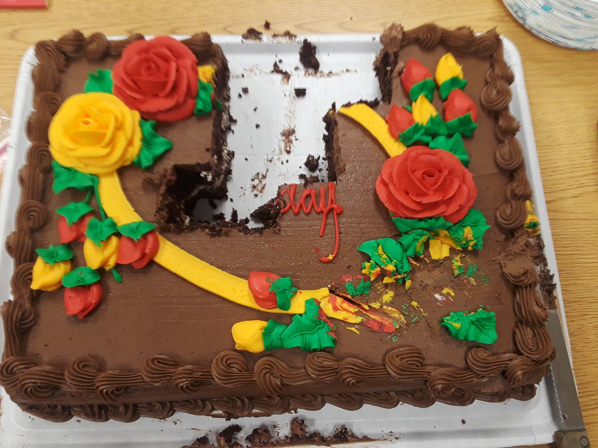 Gerbz42's tweet photo. We know how to cake
#mpafaculty https://t.co/IyXJJ8z2Vq