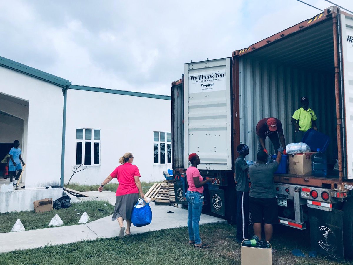 HET_III's tweet photo. #ThompsonLegacyFoundation continuing #HurricaneDorain relief efforts in #GrandBahama with the help of Freeport Gospel Chapel, #PharmaChem, donors and volunteers. #BahamasStrong https://t.co/lYad3ZeNoJ