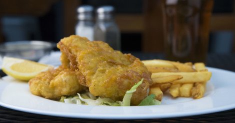 mcgarrysbar's tweet photo. Oh, hello there... Traditional Irish Fish and Chips https://t.co/1COWR0Vcbt