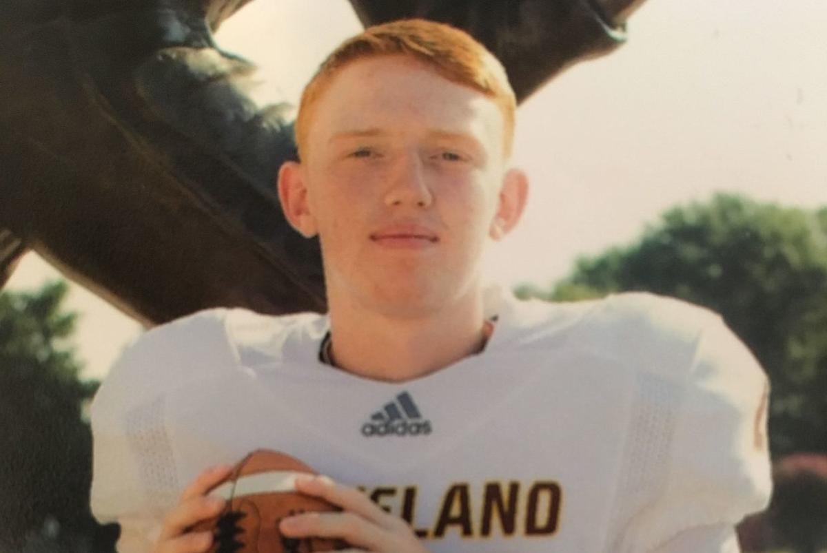 TWSportsExtra's tweet photo. Our Week 4 #okpreps football players of the week:

Readers voting winner: Dayton Patrick, Mounds

Staff winner: @Ben_ward_W of @clevelandtigers 

https://t.co/tUYsq4hEYQ https://t.co/EpUtK93ZKX
