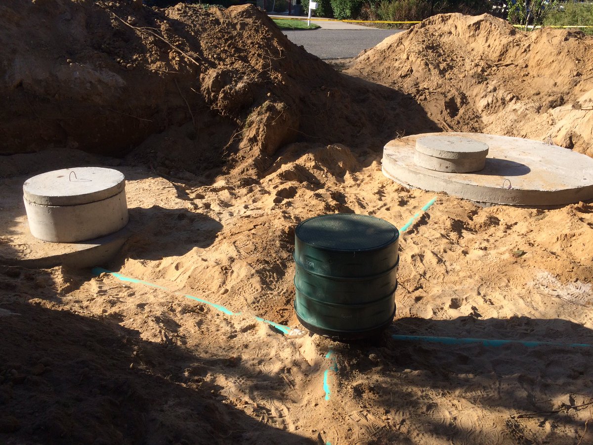 DirectDrainage's tweet photo. Install of a hydroaction system. For pricing on the IA system contact Adriana at (631)472-0677. #directdrainage #suffolkcounty #longisland #supportlocalbusiness #IAOWTS #hydroaction #reclaimourwater #savingourgroundwater #nitrogenreducingsystem #drainyourproblemsnotyourpockets https://t.co/sGSGR88CkG