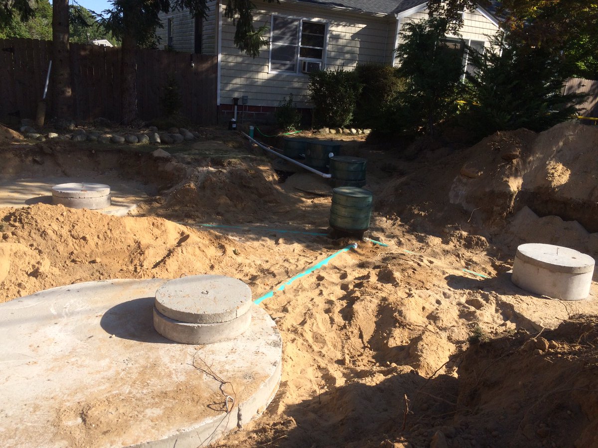 DirectDrainage's tweet photo. Install of a hydroaction system. For pricing on the IA system contact Adriana at (631)472-0677. #directdrainage #suffolkcounty #longisland #supportlocalbusiness #IAOWTS #hydroaction #reclaimourwater #savingourgroundwater #nitrogenreducingsystem #drainyourproblemsnotyourpockets https://t.co/sGSGR88CkG