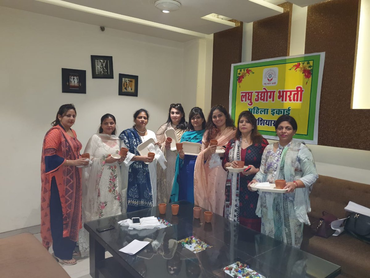 amitgoyal2305's tweet photo. @lubindia 
Laghu Udyog Bharati, Mahila Ikkaai, Hoshiarpur, Punjab starts awareness campaign for

earthen-ware cups and biodegradable disposable crockery instead of plastics

and

will provide all marketing help to Mahila Udyami who manufacture substitutes of 'single use plastics' https://t.co/7ixwqbx4cr