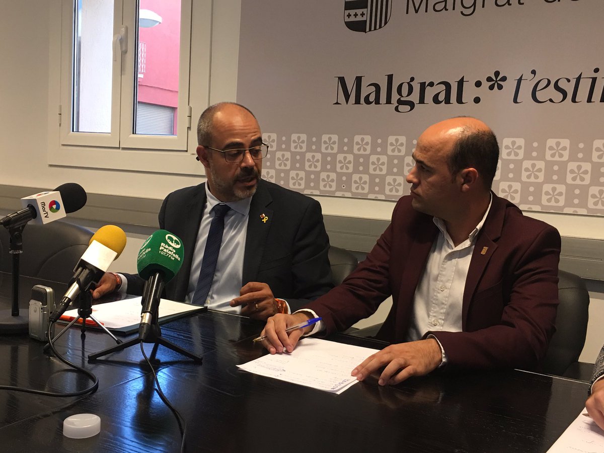 radiopalafolls's tweet photo. 🔴 L’@ajmalgrat trasllada al conseller @MiquelBuch la preocupació per les ocupacions al municipi. Hi ha 46 habitatges ocupats a #Magrat, la meitat relacionats amb problemes de seguretat. https://t.co/wvbNKKh6o3