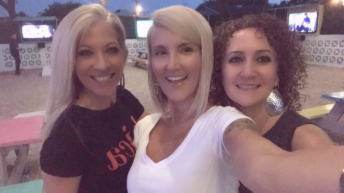terrifizz's tweet photo. Fraaannddds &amp; Bizzz partners💚 https://t.co/lx2Zur8jSu