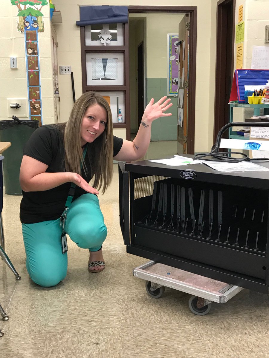 MrsShelton13's tweet photo. So excited to have chrome books just for our ESOL students! #ELLEdTech #ESOLshine https://t.co/kzZDtkqLO6
