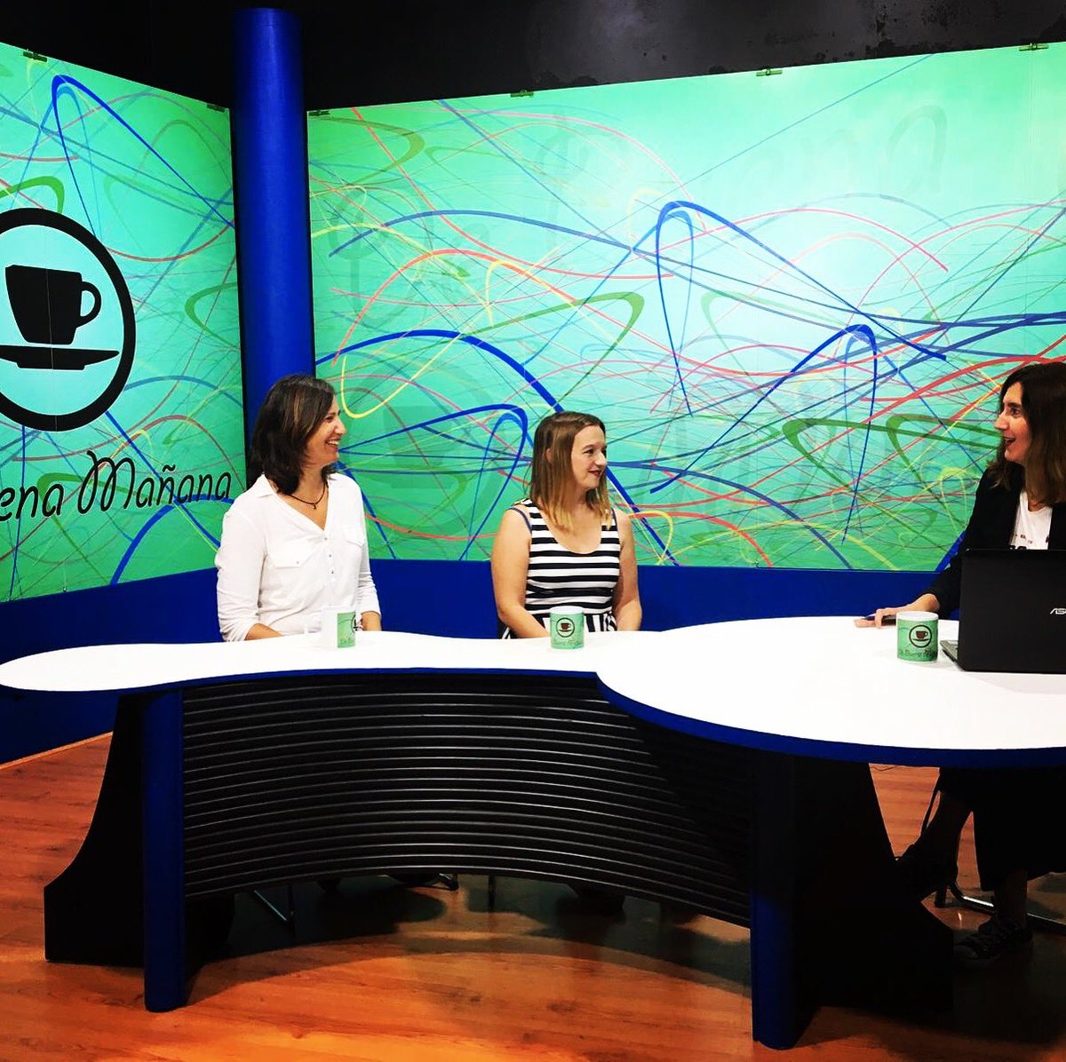 EcoherenciaSCA's tweet photo. Hoy nuestras compañeras gaditanas han estado en @telepuertoreal hablando con Gema Rosendo sobre el proyecto de ”Recuperación de espacios costeros gaditanos” y el voluntariado ambiental que empieza el sábado. #biodiversidad #voluntariado @FBiodiversidad @avrandalucia https://t.co/ytmn7PGmob