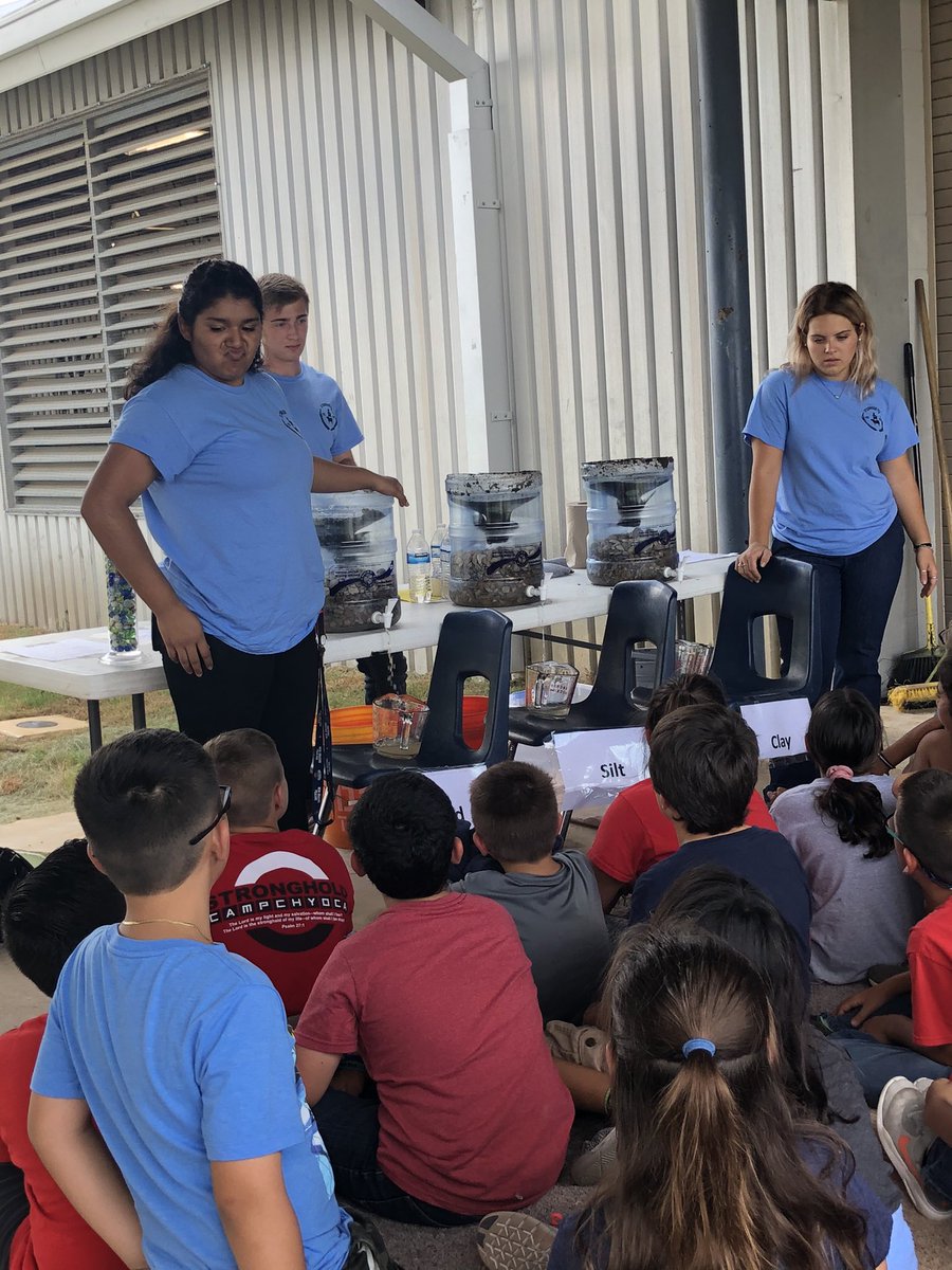 L_Rod1127's tweet photo. Enjoying our time at @NISDOConnorHS learning about their agricultural program!!!! @NISDFranklinES @NISD #kfeproud #gopublic https://t.co/jMyFhFwGC7