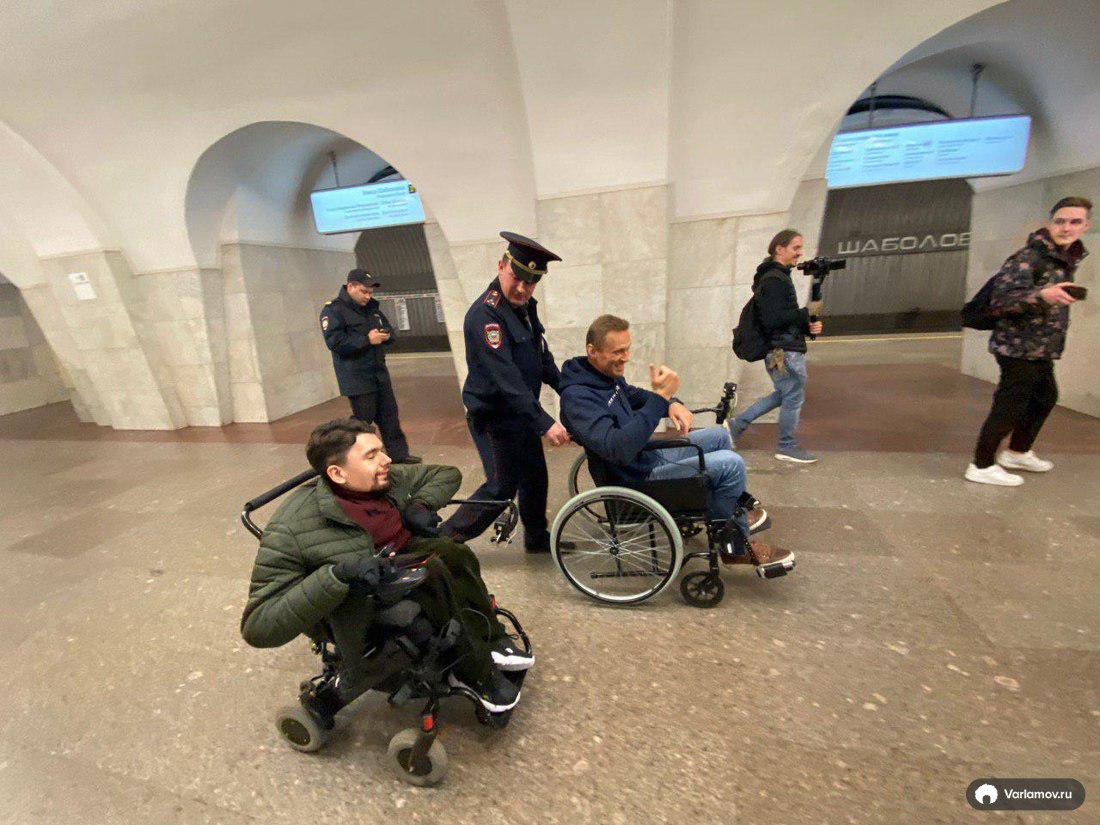 калеки в метро