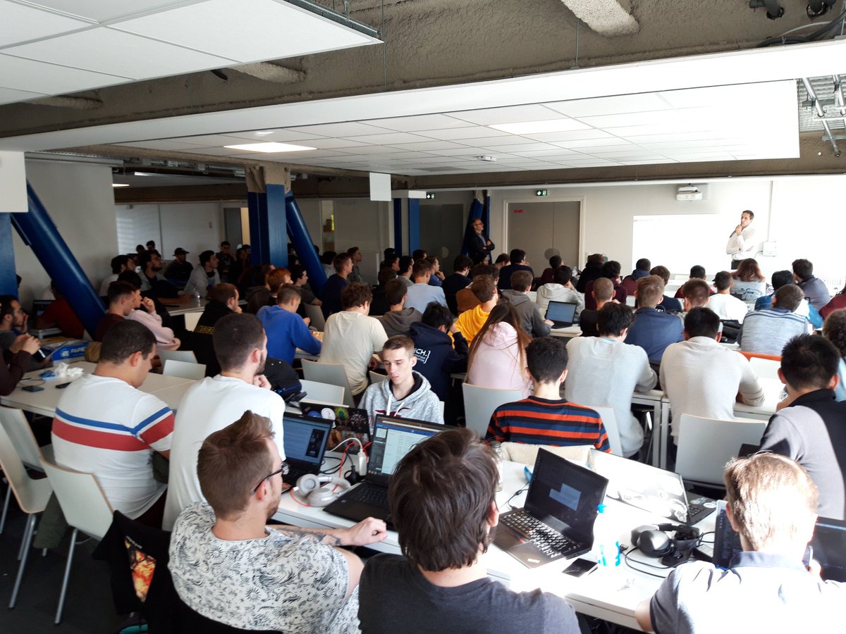 Au tour de <a href="/rootsikal/">Mickael Bailly</a> d'entrer en scène...l'attention est forte :  on rentre dans la tech et notre expertise en matière de plateformes numériques  <a href="/linagora/">Linagora</a> 
<a href="/mmaudet/">Michel-Marie MAUDET</a> @Alex_Zapolsky <a href="/AwesomePaaS/">OpenPaaS</a> <a href="/Epitech/">Epitech</a>