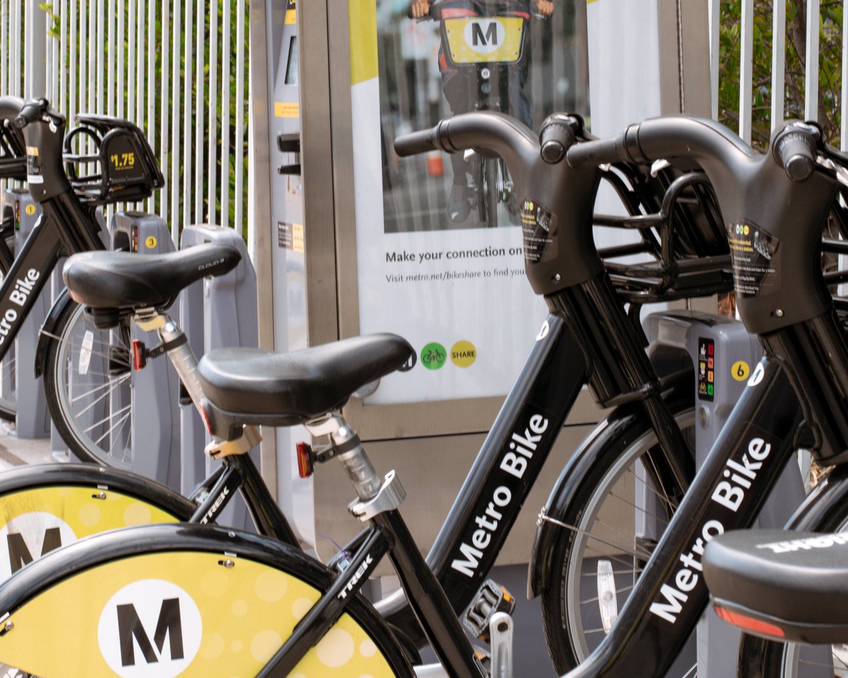 BikeMetro's tweet photo. Ride a Metro Bike today for #CACleanAirDay. The first 30 minutes of your trips are free. Select 1-Ride and use the code '10219' at any Metro Bike Share kiosk. A credit or debit card is necessary and this offer is not valid online. Find a station here: https://t.co/rMbp90KSNX 🌎 https://t.co/2Y6VQyvC1q
