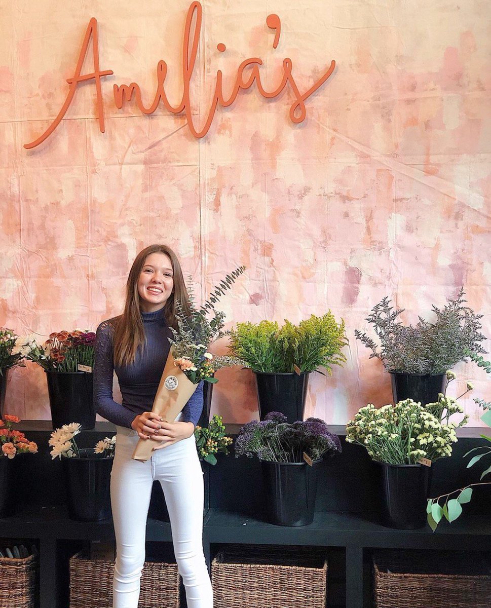 The trucks aren't out today but you can always stop by our Franklin shop @ameliasflowerstn from 11-5 daily!! 💐📸| @emmajoyce1010