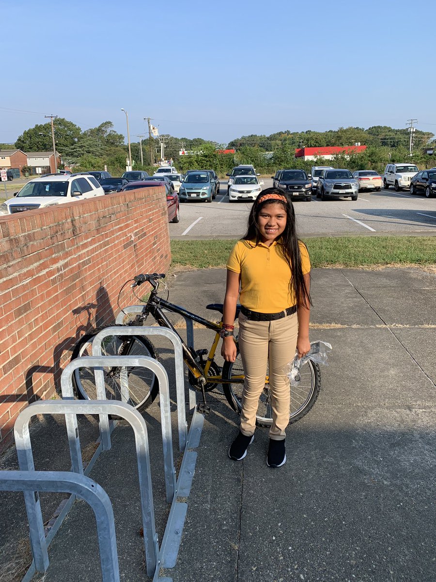 CoachB_in_PE's tweet photo. Had our first biker of the school year today! Loved seeing our students walking AND biking to school! What a great way to start the morning moving!! @newsome_es #iamnewsomepark https://t.co/aq4BvZNHYS