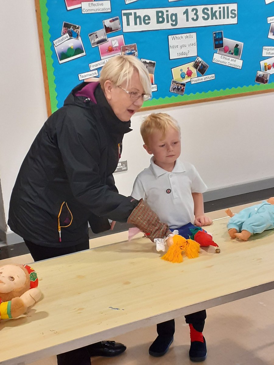 Maybury_School's tweet photo. Y1 have invited their Grandparents into school to show them toys they enjoy playing with, and are finding out how these differ to, or are the same as, the toys their Grandparents played with as children @HumberEdTrust @maybury_class1 https://t.co/BIpE79ypl4