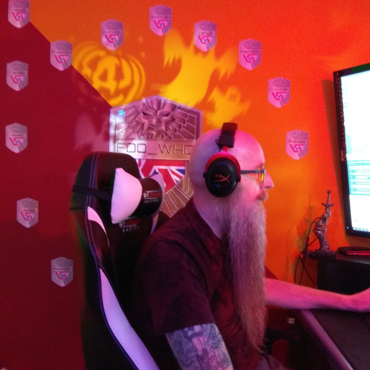 Foo_Who's tweet photo. Captains log: Day 2 of @deadspace underway. #spoopy #squidgy #explody and #screamy about sums up current progress.
Join us for #TrickOrTreat if you dare.
https://t.co/1NUsAnnZzf
#live #streamer #gamer #horror https://t.co/wijByq0wy0