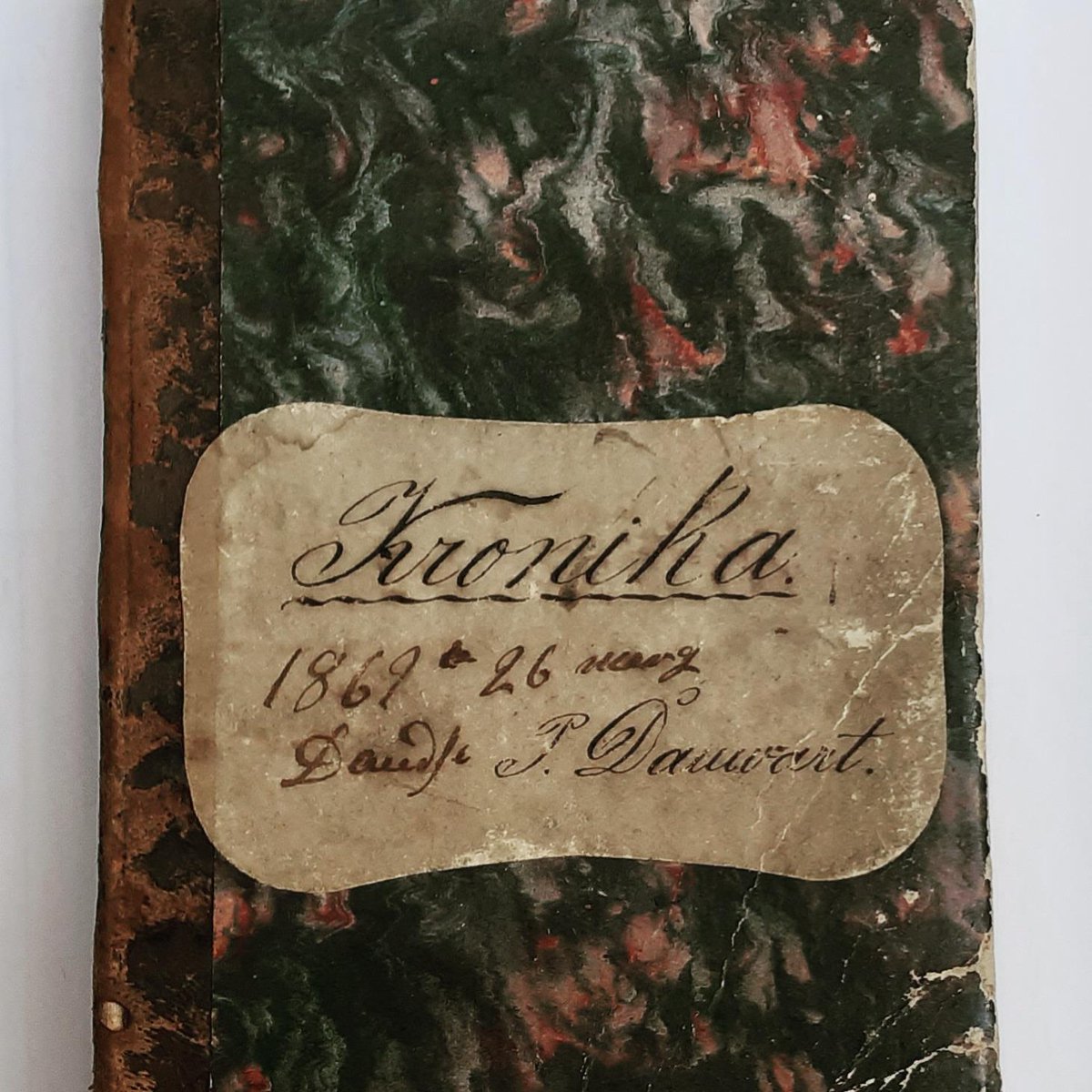 Šodien uz <a href="/_LFK_/">Latviešu folkloras krātuve</a> Autobiogrāfiju krājumu atceļoja šis skaistums no Trikātas. Drīzumā būs pieejams <a href="/garamantas/">garamantas.lv</a>.
