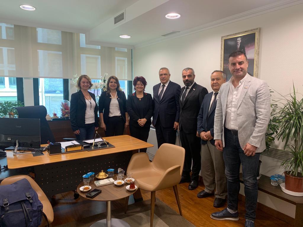 cagsiad's tweet photo. ÇAĞSİAD Ailesi olarak Genel Başkanımız İsmail Ali Şahin, İstanbul Başkanımız Adnan Bulut öncülüğünde, Genel Merkez ve İstanbul yöneticilerimiz ile birlikte İBB Başkan Vekili Sn. Hüseyin Aksu'yu makamında ziyaret ettik. https://t.co/NlQzvMNwZc
