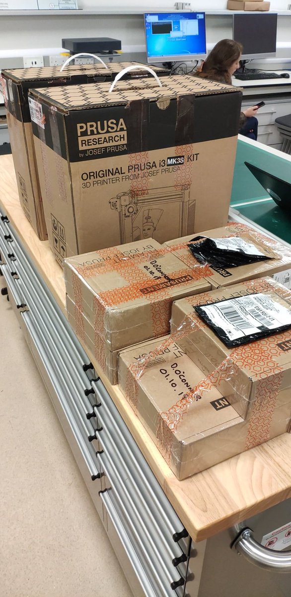 Building printers <a href="/MakerHubSwan/">Swansea Maker Hub</a>