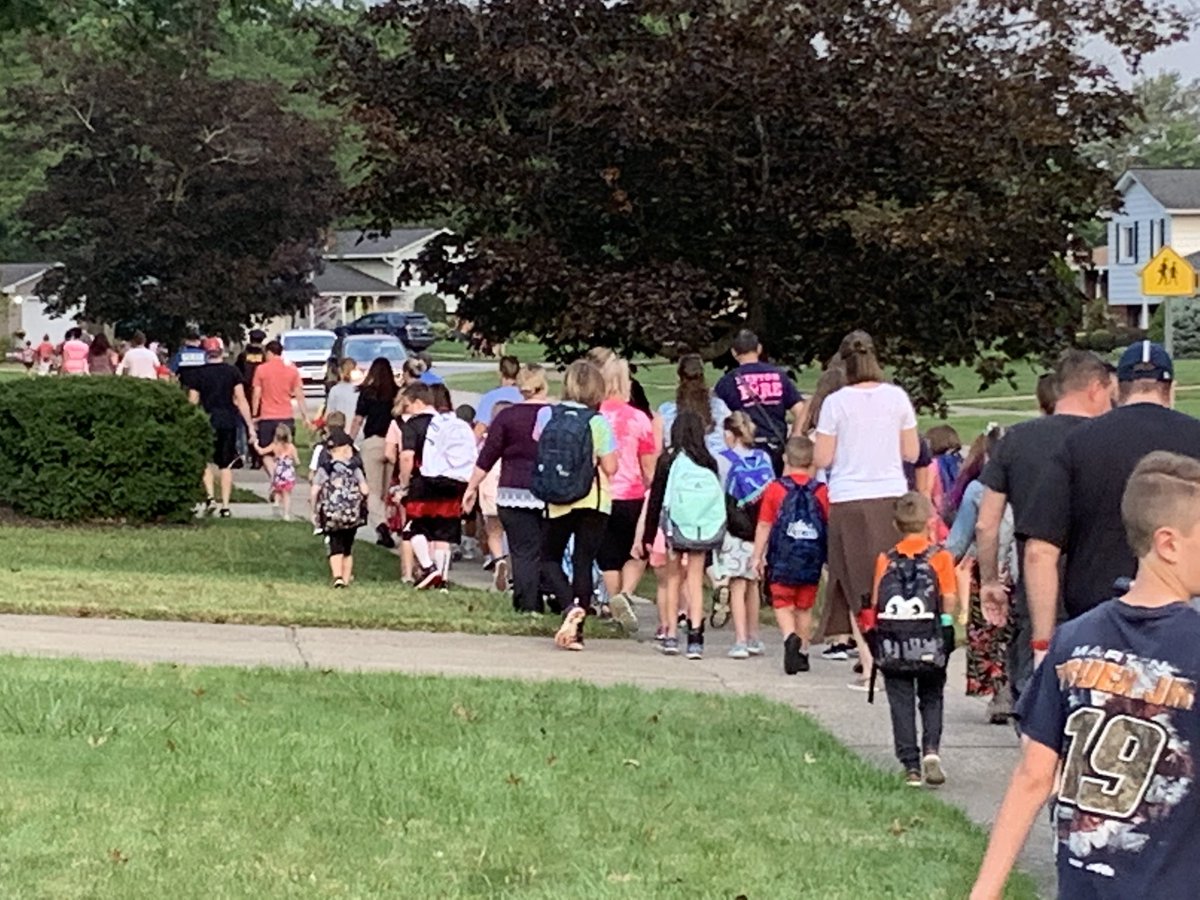 Fairfax’s Annual Walk to School Event brings out great school and community spirit! Special thanks to Mentor Police and Fire for joining us.