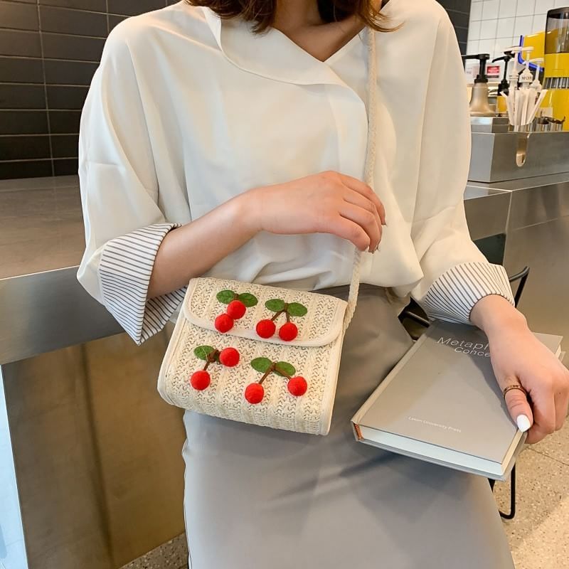ShopByDao's tweet photo. #พร้อมส่ง #กระเป๋าสะพายข้าง 
🍒กระเป๋าสาน Cherry สะพายข้าง ใบเล็ก น่ารักๆ
🍑99.-฿

ขนาด
- กว้าง 13CM.
- สูง 17CM.
- ฐาน 7CM.
- สายสะพายขาว 120CM.
- วัสดุหลัก : หวาย
- มี 1สี : สีขาว เท่านั้น
- มีกระดุมเปิด-ปิด กระเป๋า ไม่สามารถปรับสายได้ https://t.co/fIJyIfsALr