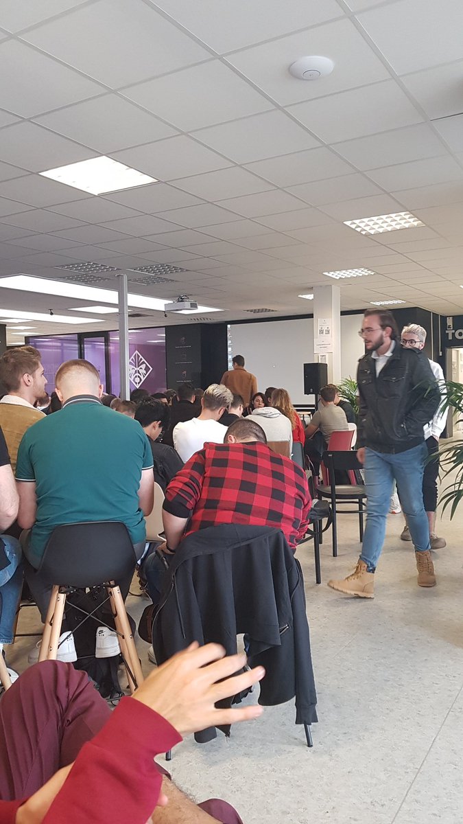Couqzz's tweet photo. En attendant la convention de #gamersorigin 😝 https://t.co/Hz7AUtbwZe