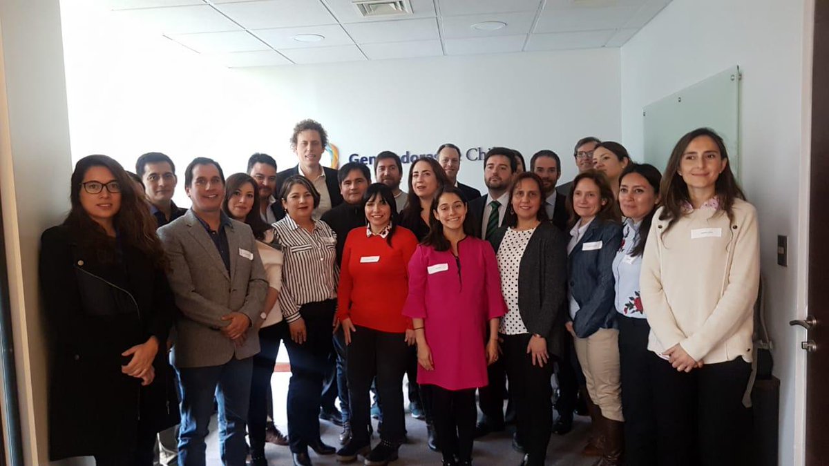 GeneradorasCL's tweet photo. Por segundo año consecutivo, profesionales de nuestras empresas socias se capacitan con la @ucatolica en DDHH y Empresas con foco en la sostenibilidad de los negocios. Participan los subsecretarios @LoreRecabarrenS de @SubseDDHH y @fjlopezd de @MinEnergia. https://t.co/NgTlTxOBs5