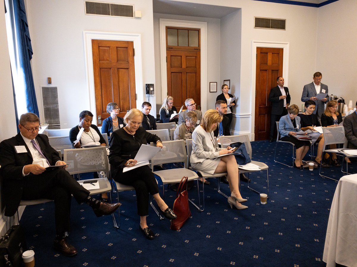 wearewerc's tweet image. #HillDayERC begins with a training workshop to discuss logistics and review the issues that will be covered in today’s meetings.