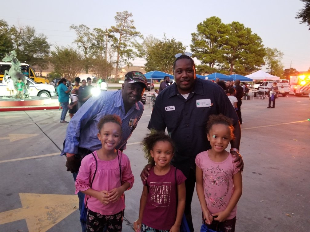 SISDBuildingOps's tweet photo. National Night Out last night at Westfield High school! Thank you Spring ISD Police Officers for all you do! Also a thank you to our Custodians for all your hard work keeping the event clean! #loveourteam @SpringISD @Spring_ISD_PD https://t.co/CiivGrWFFe