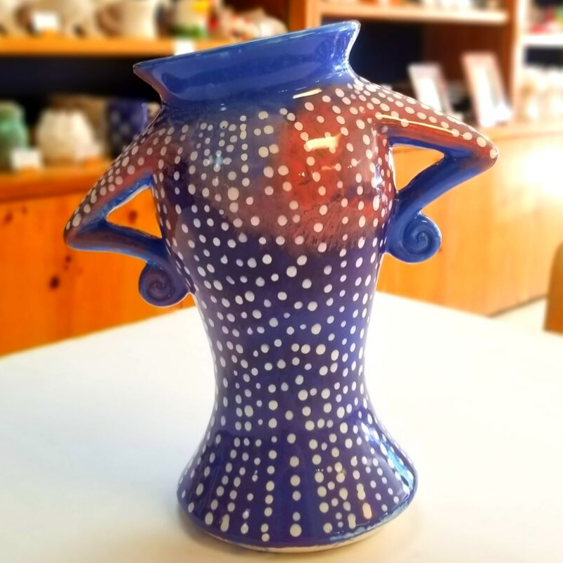 CMMDenville's tweet image. A little sponging and some dots, but look at the masterpiece created! #vase #sponging #ceramics #colormeminedenville #colormemine