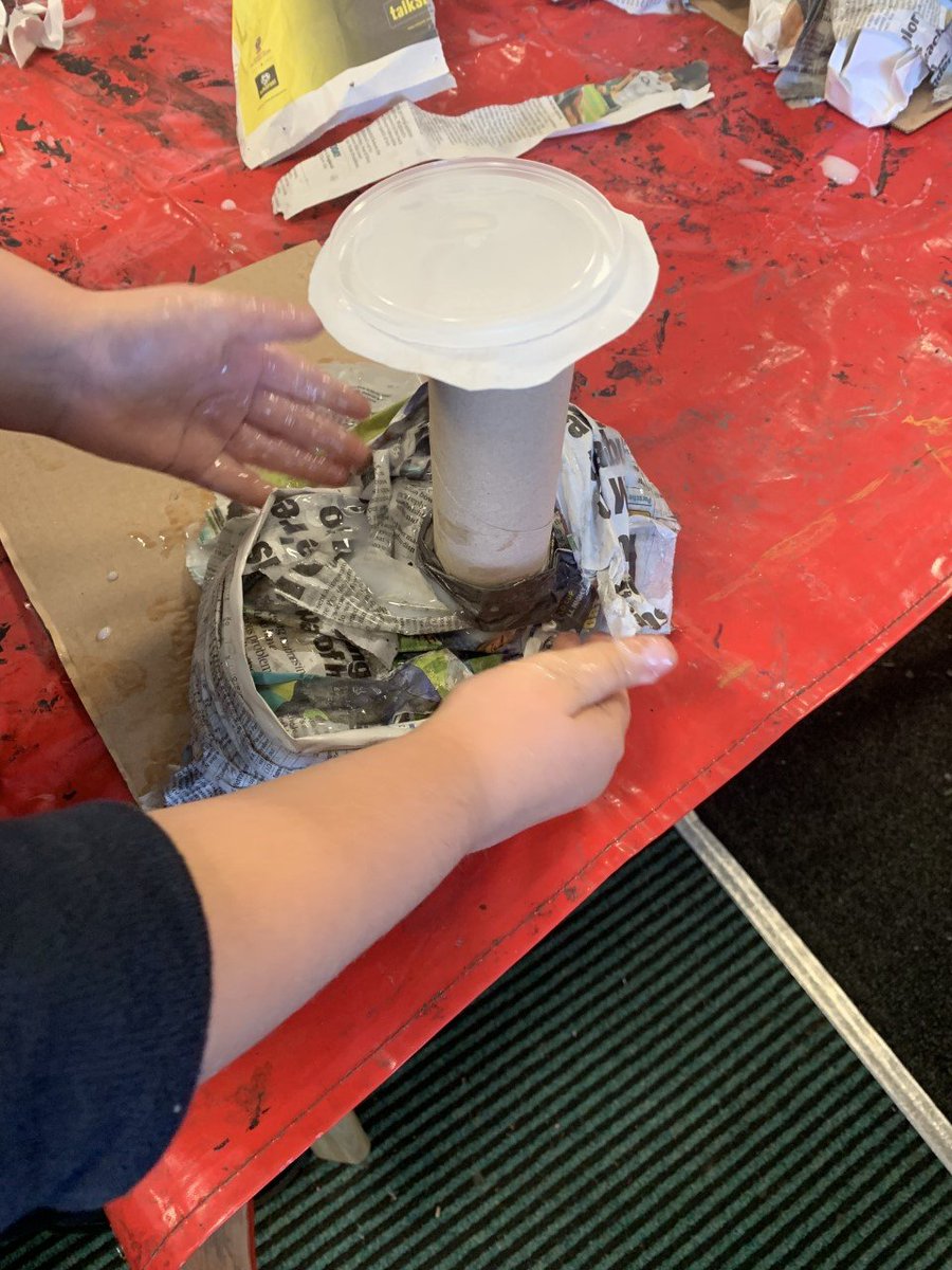 CriggStJames's tweet image. Year 1/2 DT- the lighthouses are progressing! This week it's papier mache hills! #dtproject #mrgrinlingslighthouse #stickyfingers #lighthousekeeper