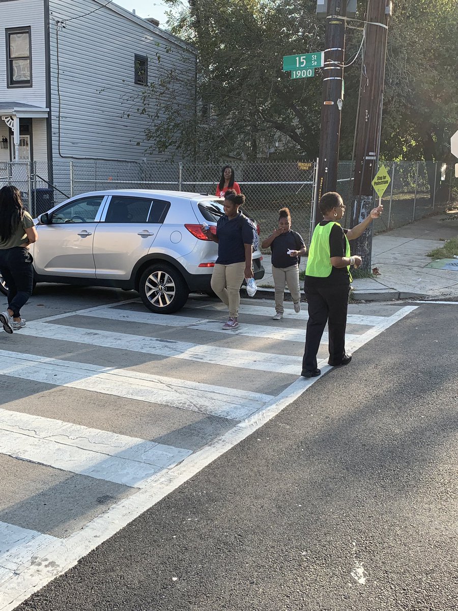 KetchamES's tweet photo. Walking is not only a great way to get physical activity, but it also helps our environment! @KetchamES participated in National Walk to School Day this morning! Thank you to our partners from @DDOTDC @ggwash @WABADC and @SafeRoutesNow for making this event possible!#Safekidsdc https://t.co/kIjBx54pp5
