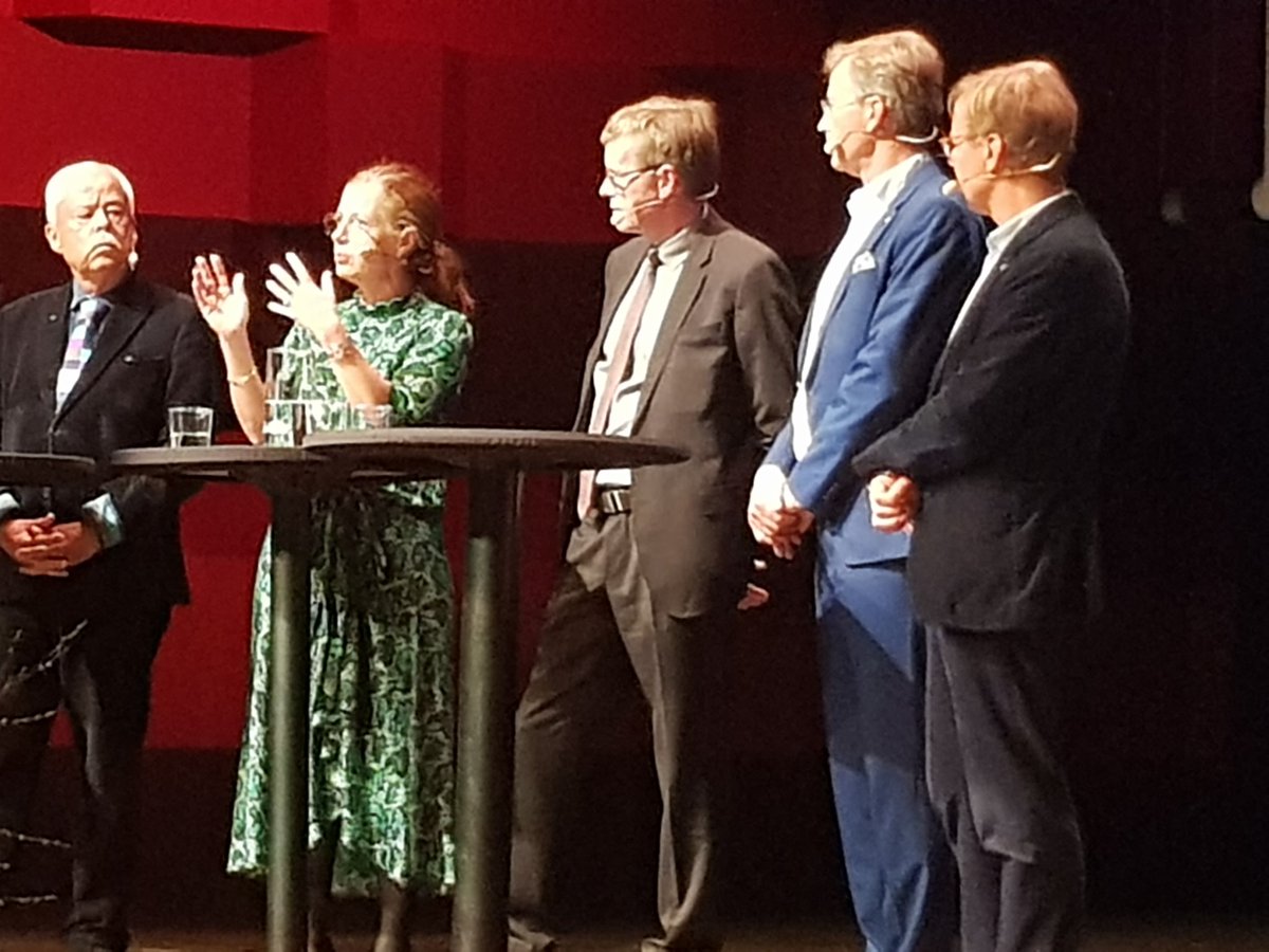 youtu.be/K25g_axsu-Q
<a href="/EvaSchelin/">Eva Schelin</a>, vd för KK-stiftelsen, på jubileumsseminariet: 
”Vi ser att högskolorna kliver upp i rankingarna.”