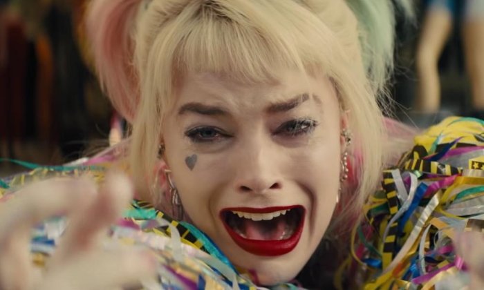 aacf_145's tweet photo. Primer trailer de #AvesDePresa (Birds of Prey) la película en solitario de Harley Quinn, de nuevo con Margot Robbie en un papel muy interesante.
#AvesDePresa #BirdsOfPrey #HarleyQuinn #MargitRobbie #DC #DCComics #trailer #WarnerBrossEspaña
https://t.co/RIu6l9wnBg https://t.co/61IZACDi3a